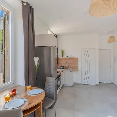 Frgk Historic 1Br Apartment Walk To Palais Ultrafast Wi-Fi Central Cannes דירה *