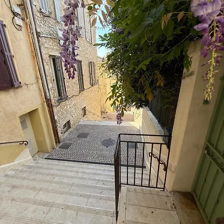 Frgk Historic 1br Olivier Walk To Palais Ultrafast Wi-fi Apartamento *