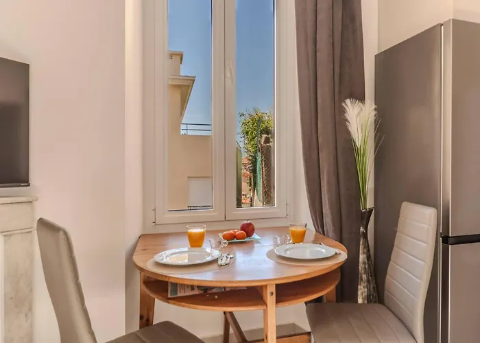 Frgk Historic 1Br Apartment Walk To Palais Ultrafast Wi-Fi Central Cannes * קאן